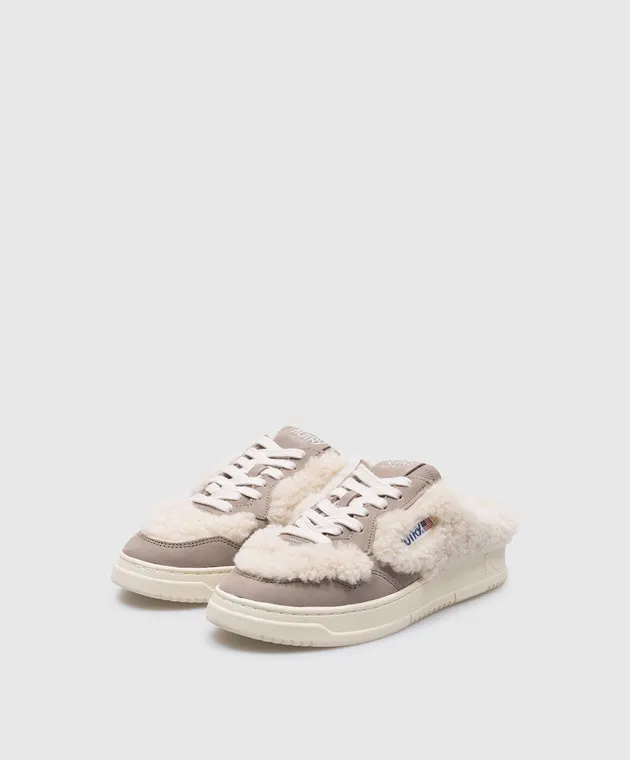 AUTRY Beige nubuck sneakers with fur