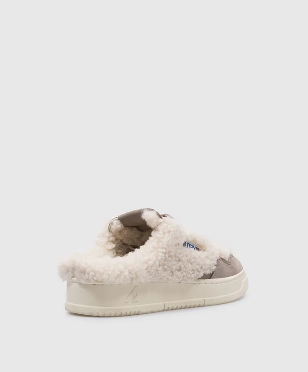 AUTRY Beige nubuck sneakers with fur