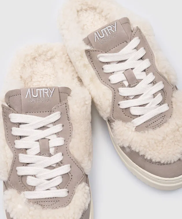 AUTRY Beige nubuck sneakers with fur